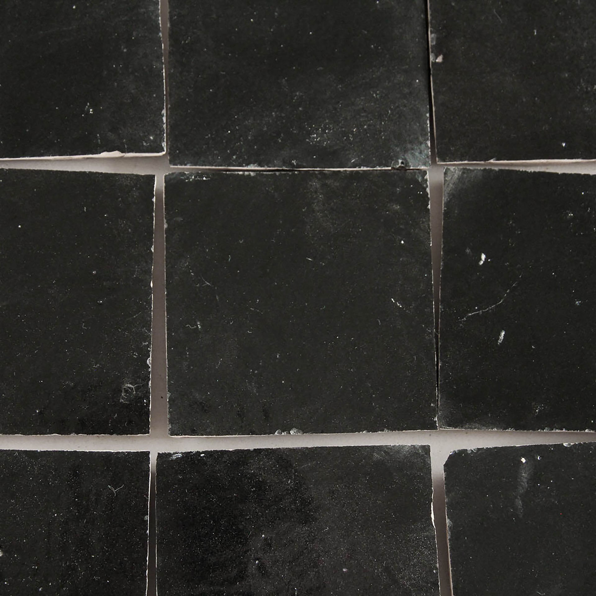 EZR1010 Black