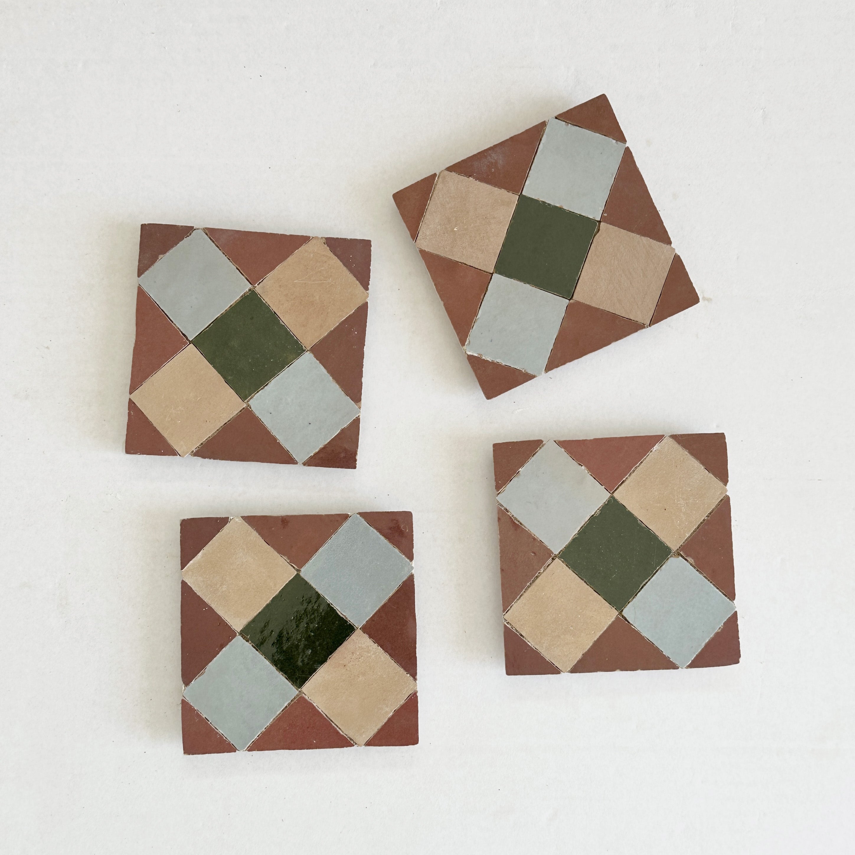 EZR0225 Clay, Rust & Dark Green