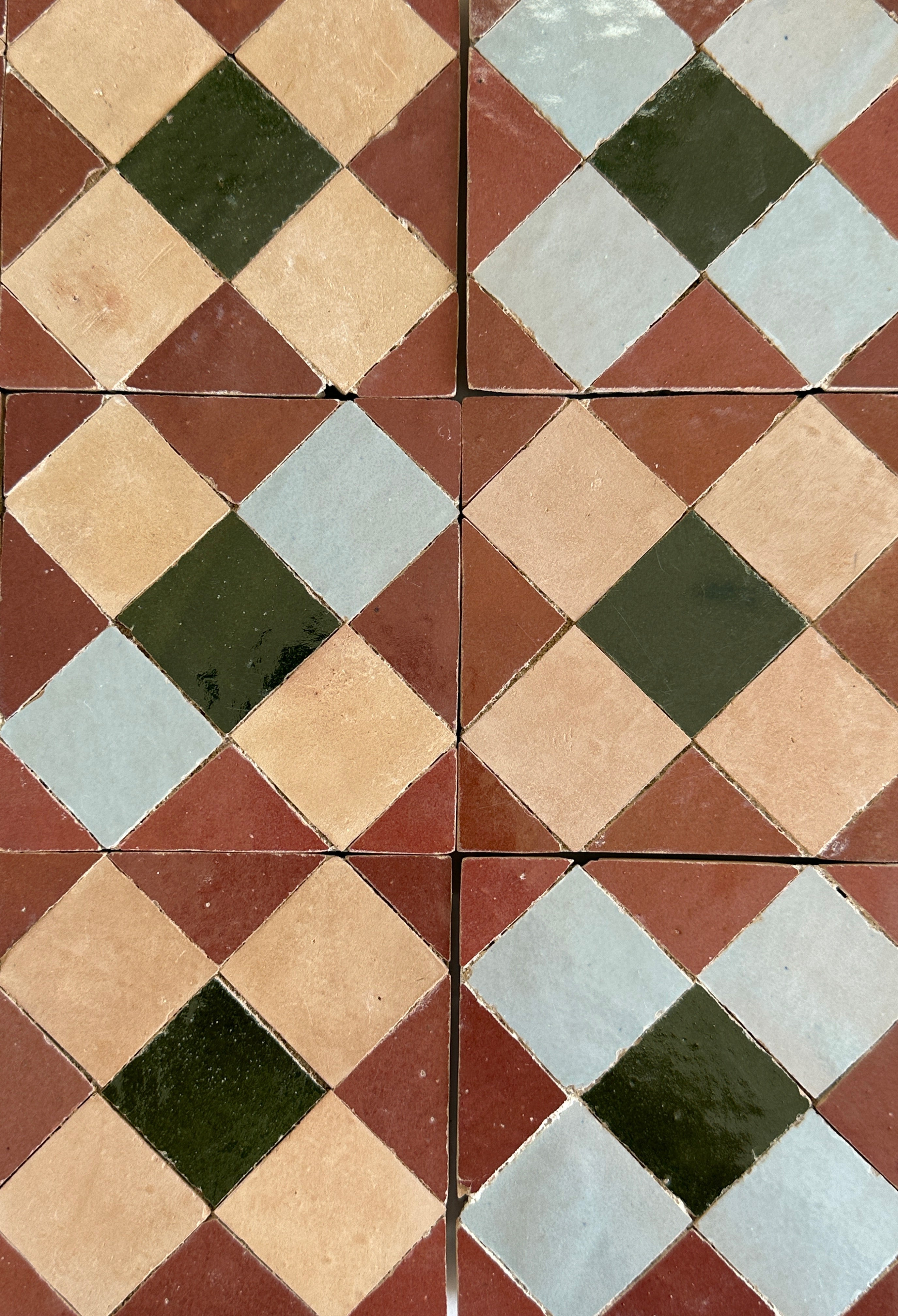 EZR0225 Clay, Rust & Dark Green
