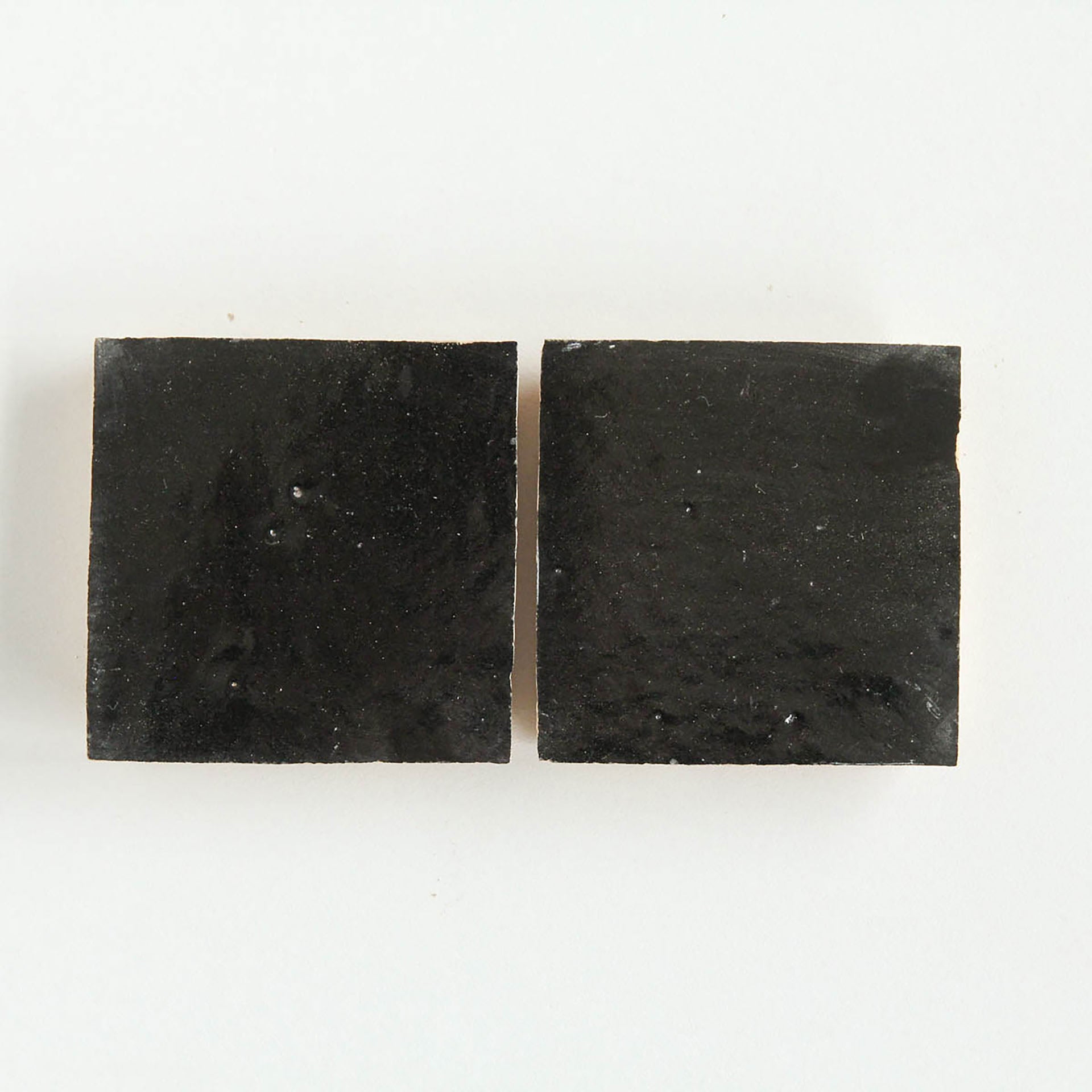 EZR1010 Black