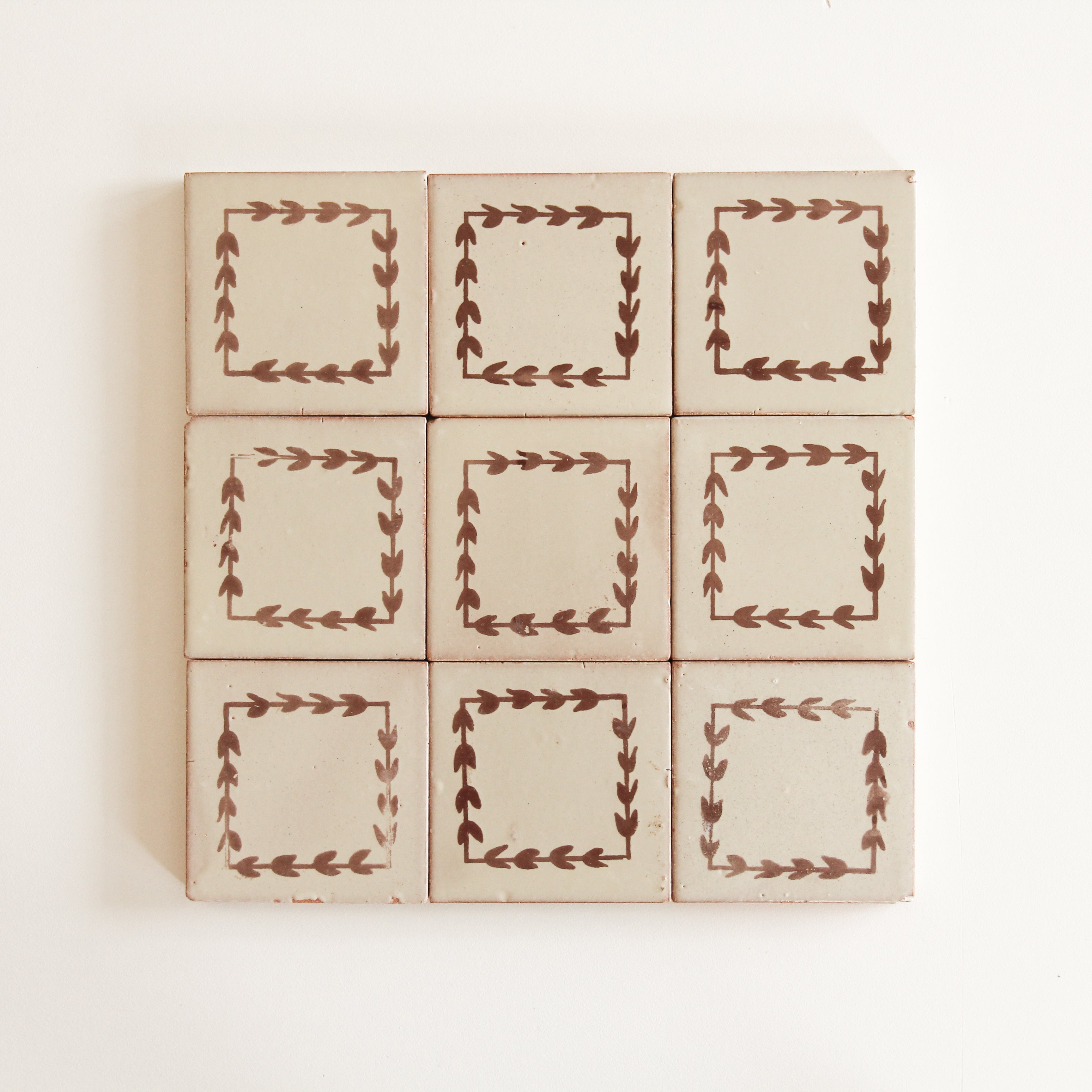 EZMANO1010 Tulip Choc